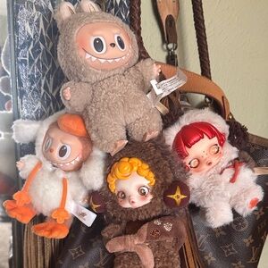 Lot of 4 Neutral Labubu + Skullpanda